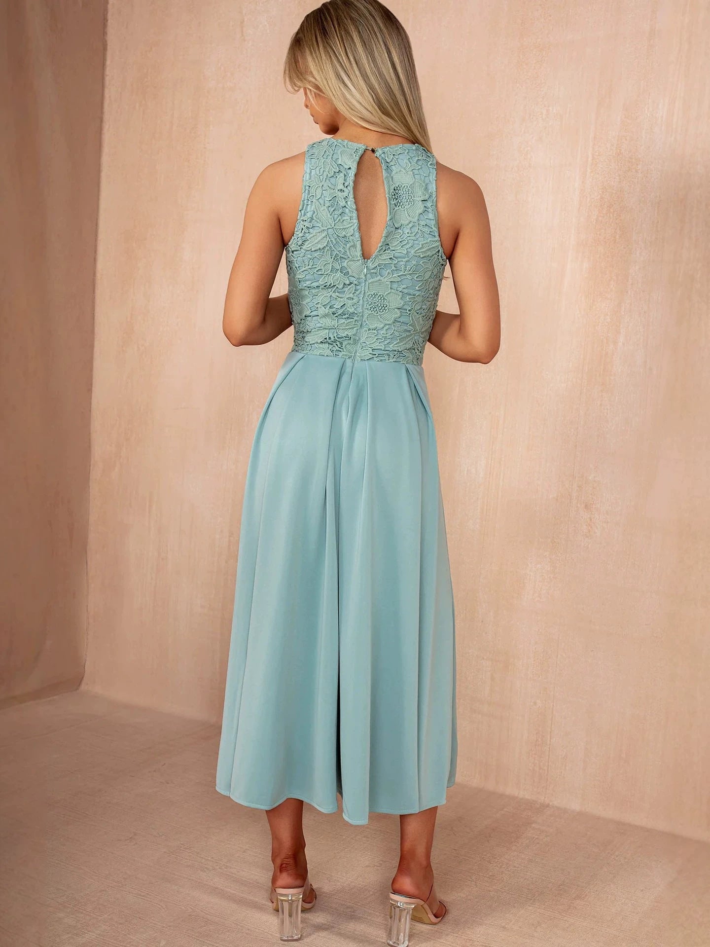 Vestido A-Line Sin Mangas con Estampado Floral