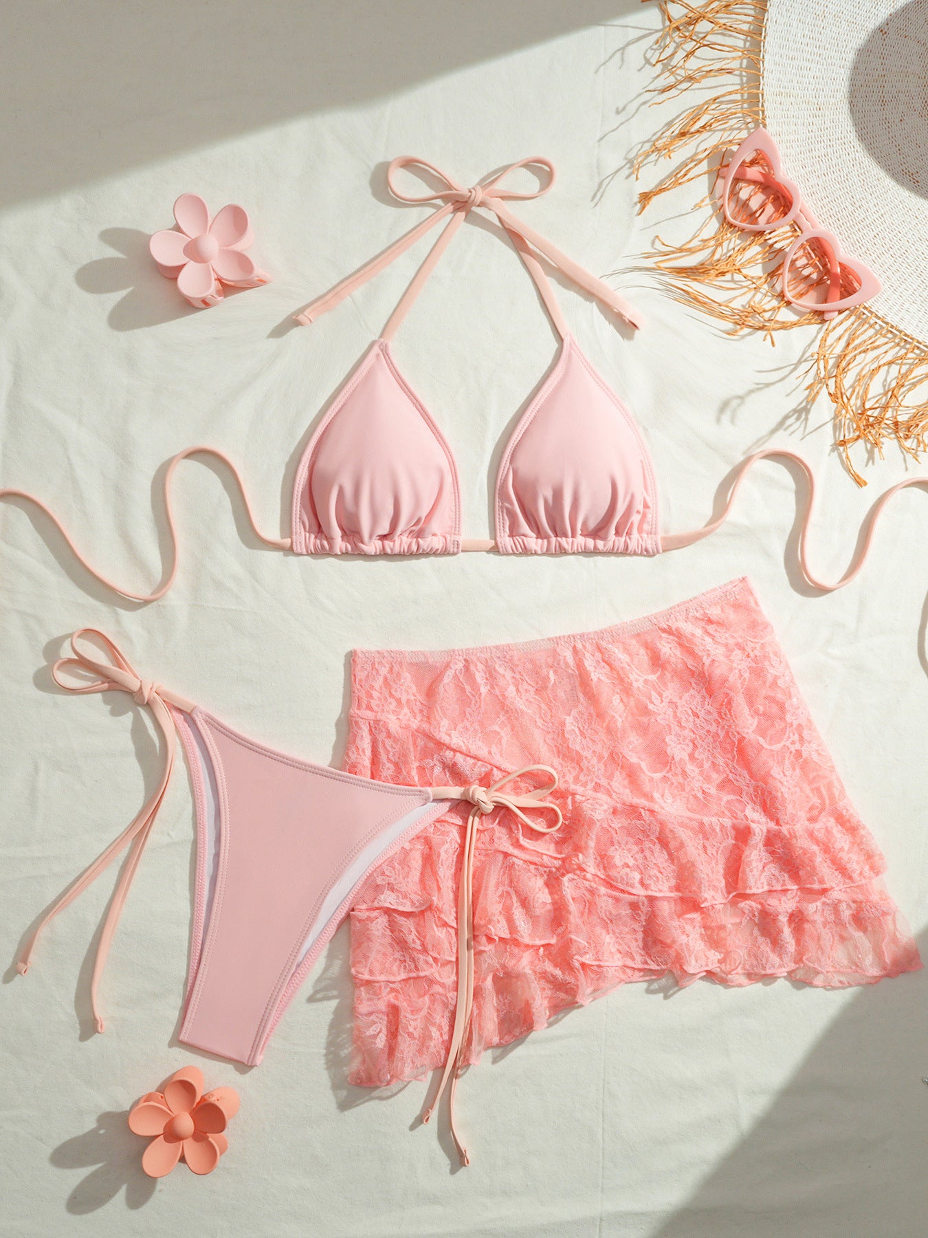 Traje de Baño de Tres Piezas con Falda de Encaje