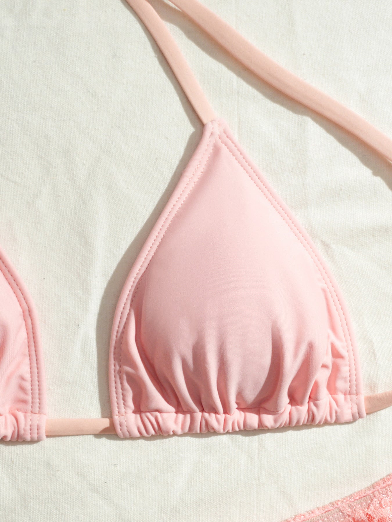 Traje de Baño de Tres Piezas con Falda de Encaje
